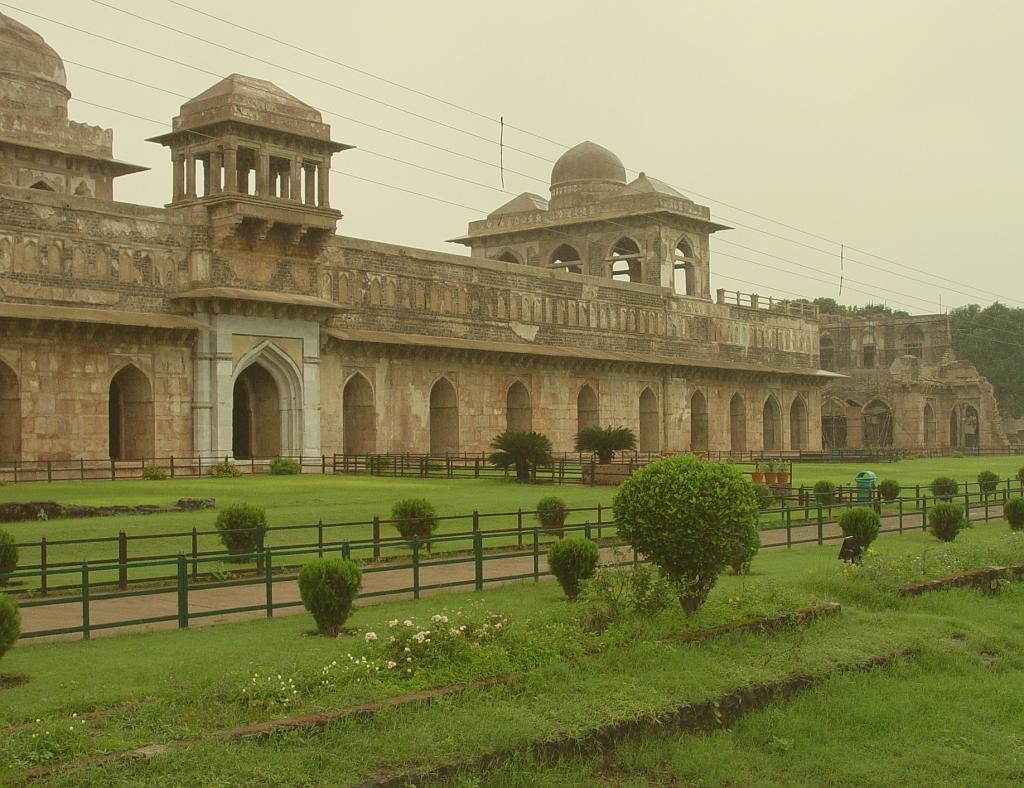 2008-09-15_08-26-18_mandu_079.jpg - palais bateau