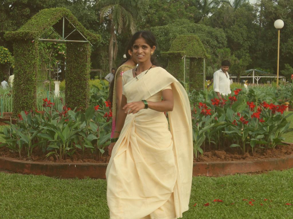 2008-09-21_16-42-32_mumbai_121.jpg